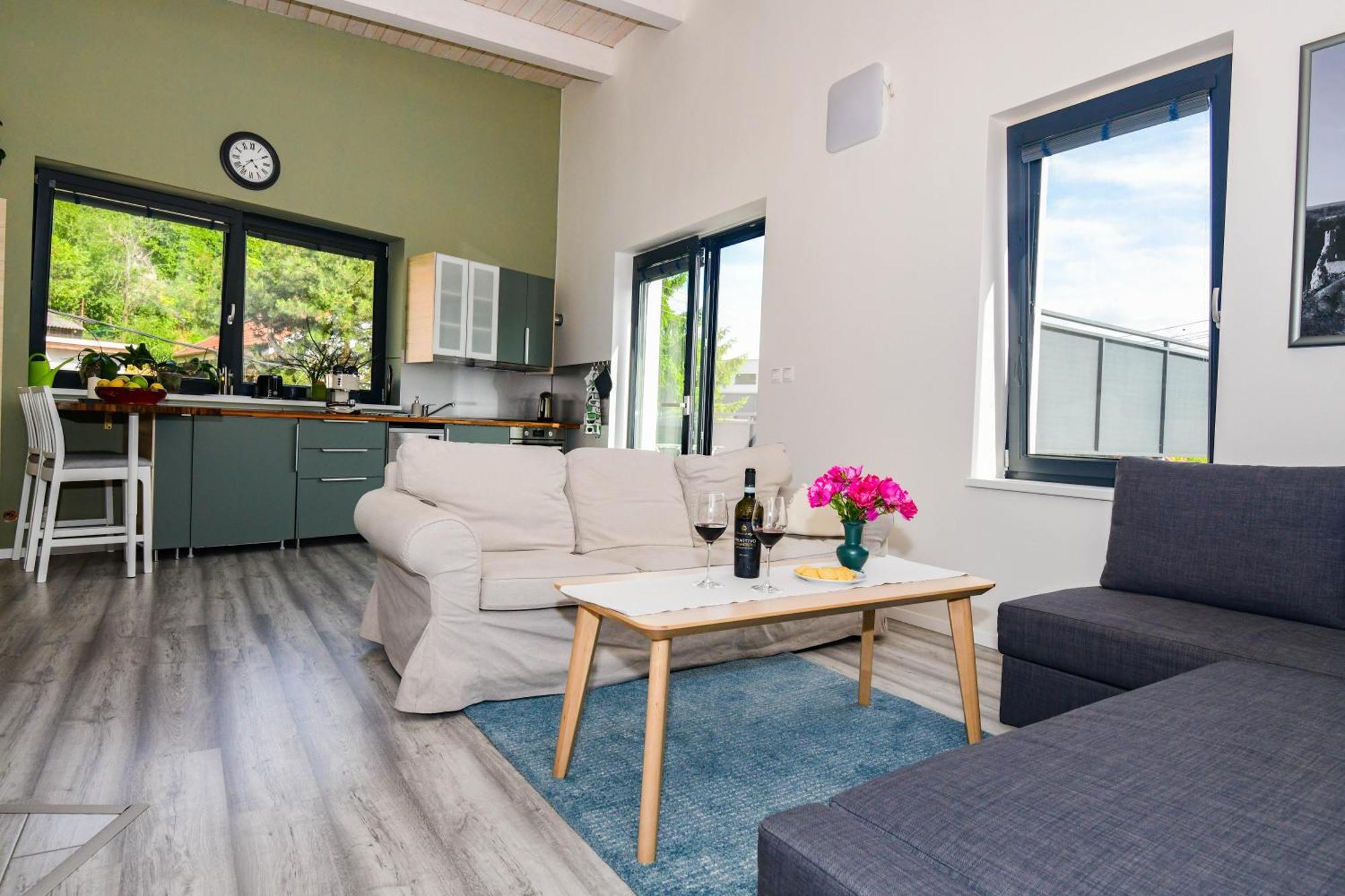 Rosemary Apartment Братислава Экстерьер фото