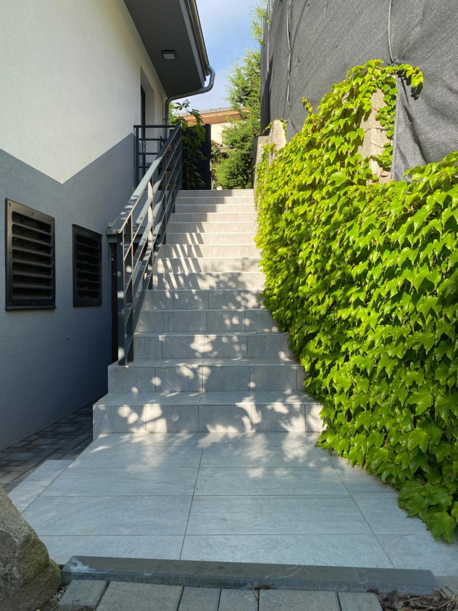 Rosemary Apartment Братислава Экстерьер фото